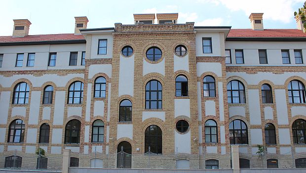 Uzsoki Utcai Kórház (Fotó: Wikimedia Commons)
